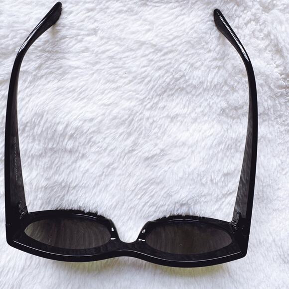 Faye Mirrored Purple with Black Rim Sunglasses - Picture 5 of 16